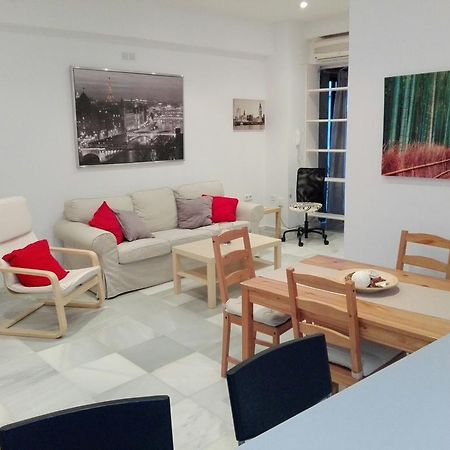 Centrico Apartamento Con Patio Privado Sevilla Kültér fotó