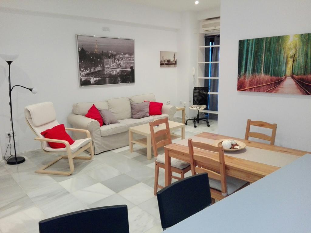 Centrico Apartamento Con Patio Privado Sevilla Kültér fotó