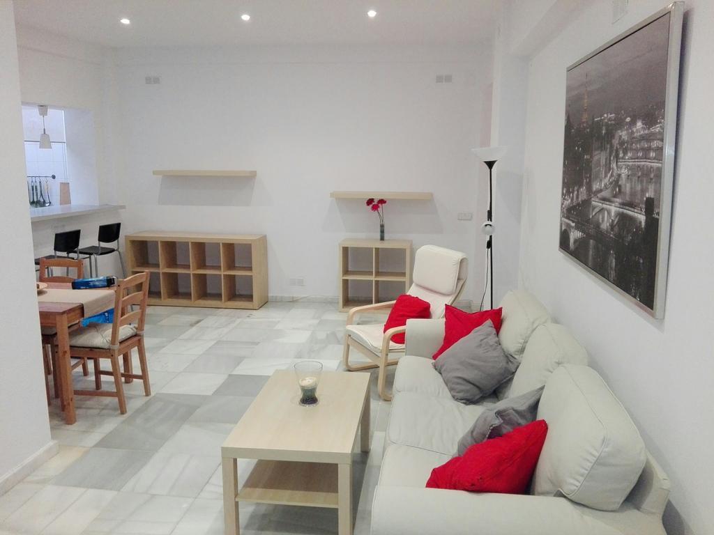 Centrico Apartamento Con Patio Privado Sevilla Kültér fotó