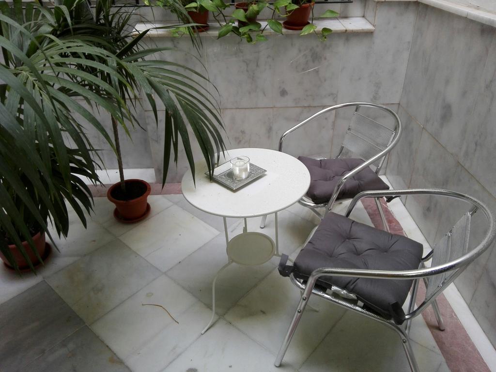 Centrico Apartamento Con Patio Privado Sevilla Kültér fotó