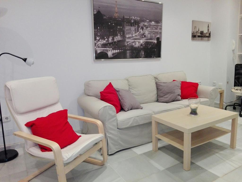 Centrico Apartamento Con Patio Privado Sevilla Kültér fotó