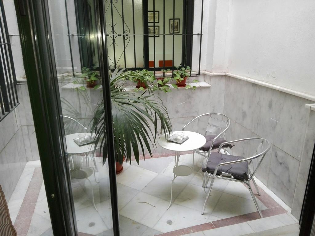 Centrico Apartamento Con Patio Privado Sevilla Kültér fotó